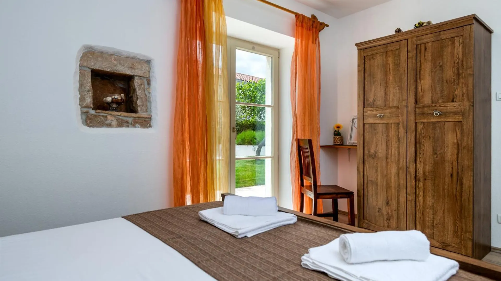 Villa Katja Near Pula With Whirlpool Only 3 Km From The Beach Krnica Kroatien