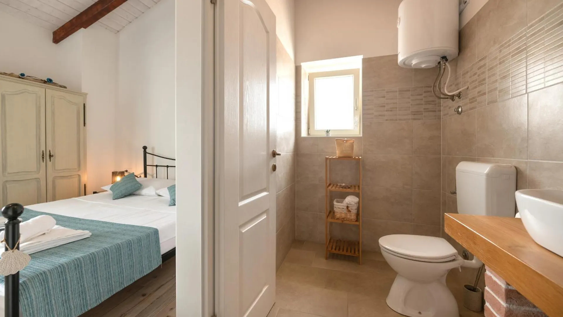 Villa Katja Near Pula With Whirlpool Only 3 Km From The Beach Krnica