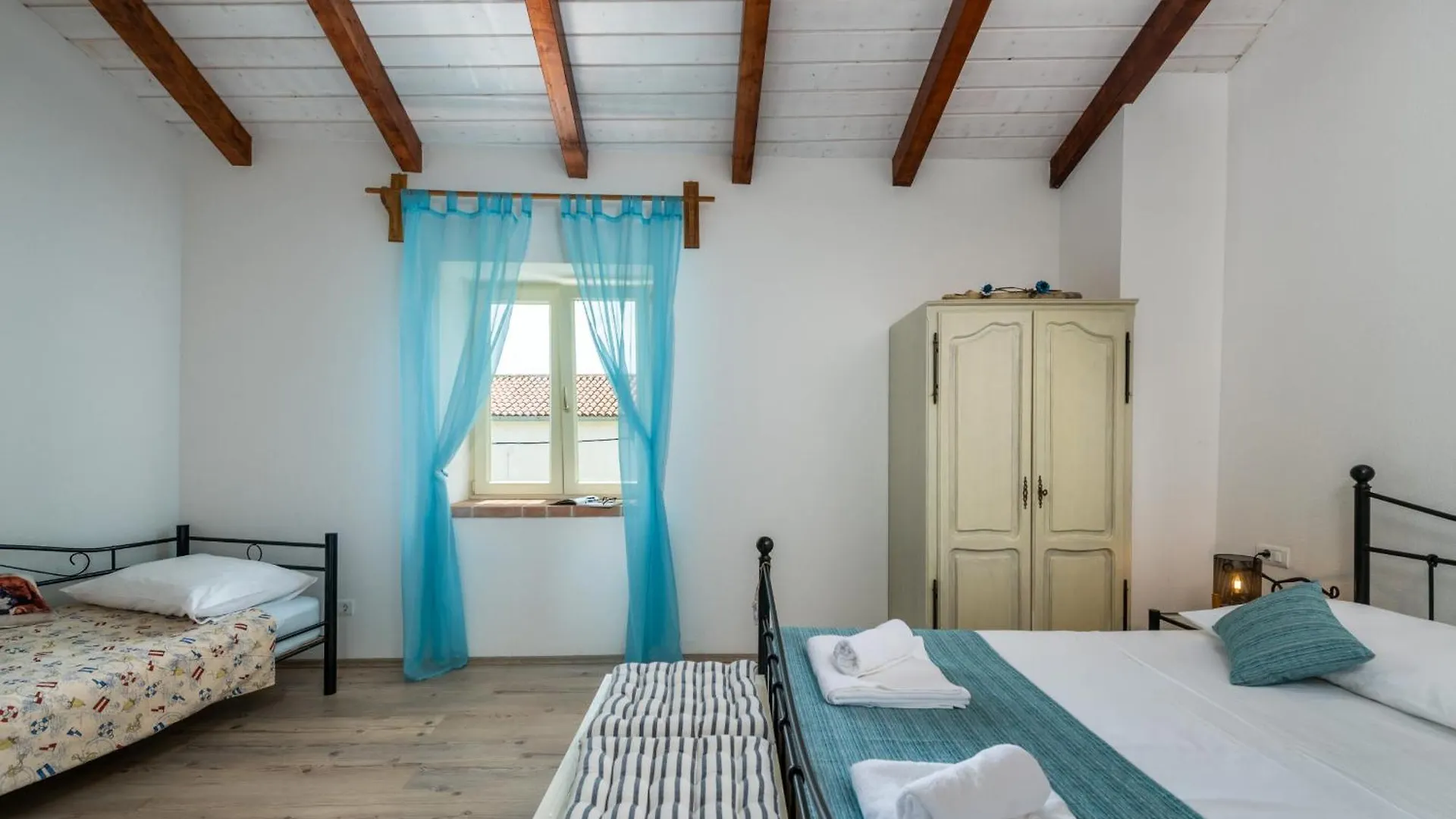 Villa Katja Near Pula With Whirlpool Only 3 Km From The Beach Krnica
