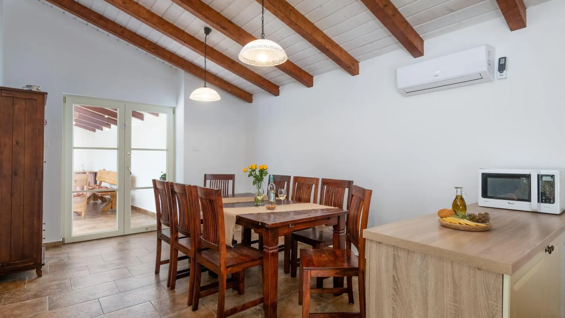 Villa Katja Near Pula With Whirlpool Only 3 Km From The Beach Krnica