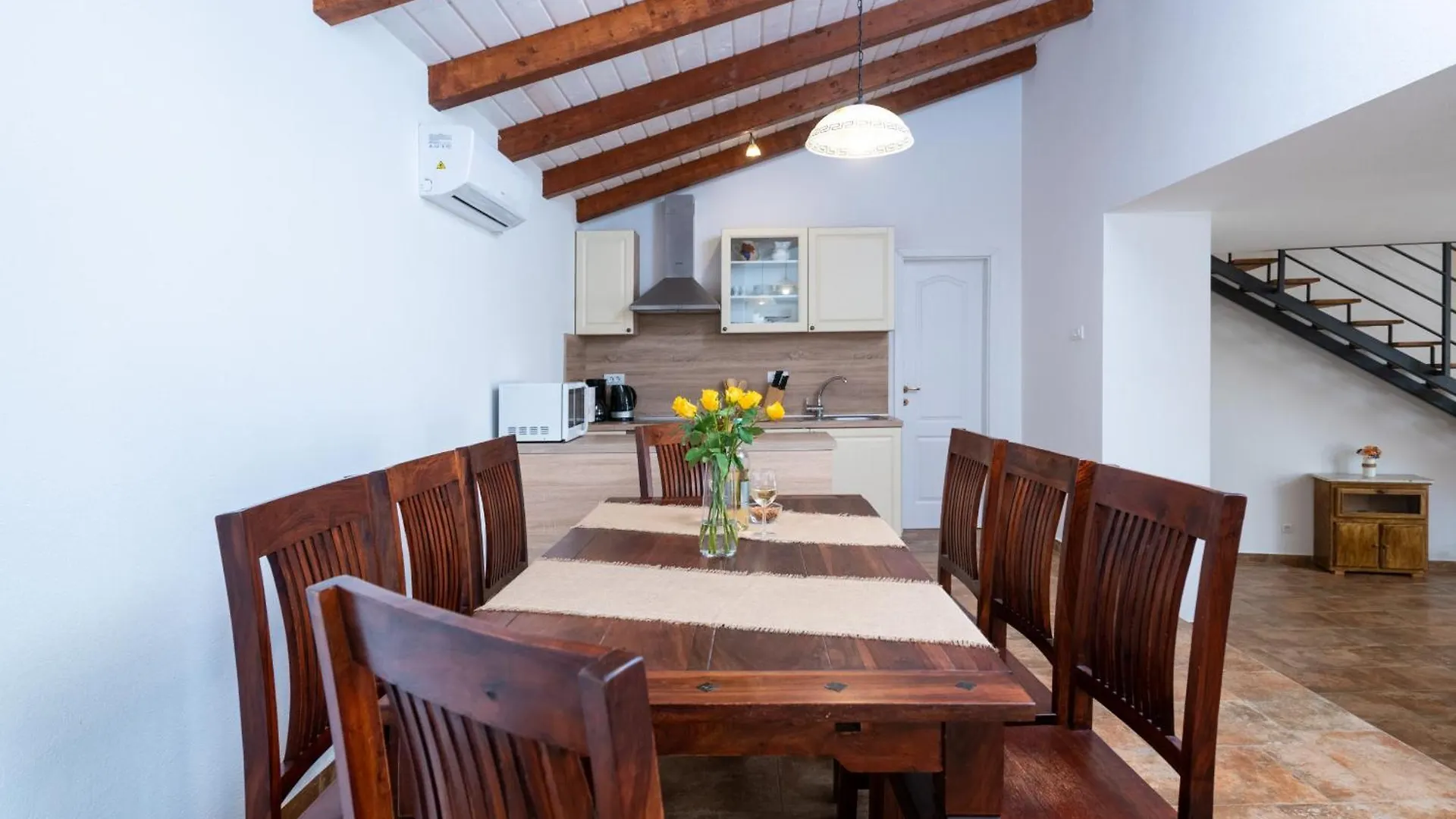 Villa Katja Near Pula With Whirlpool Only 3 Km From The Beach Krnica