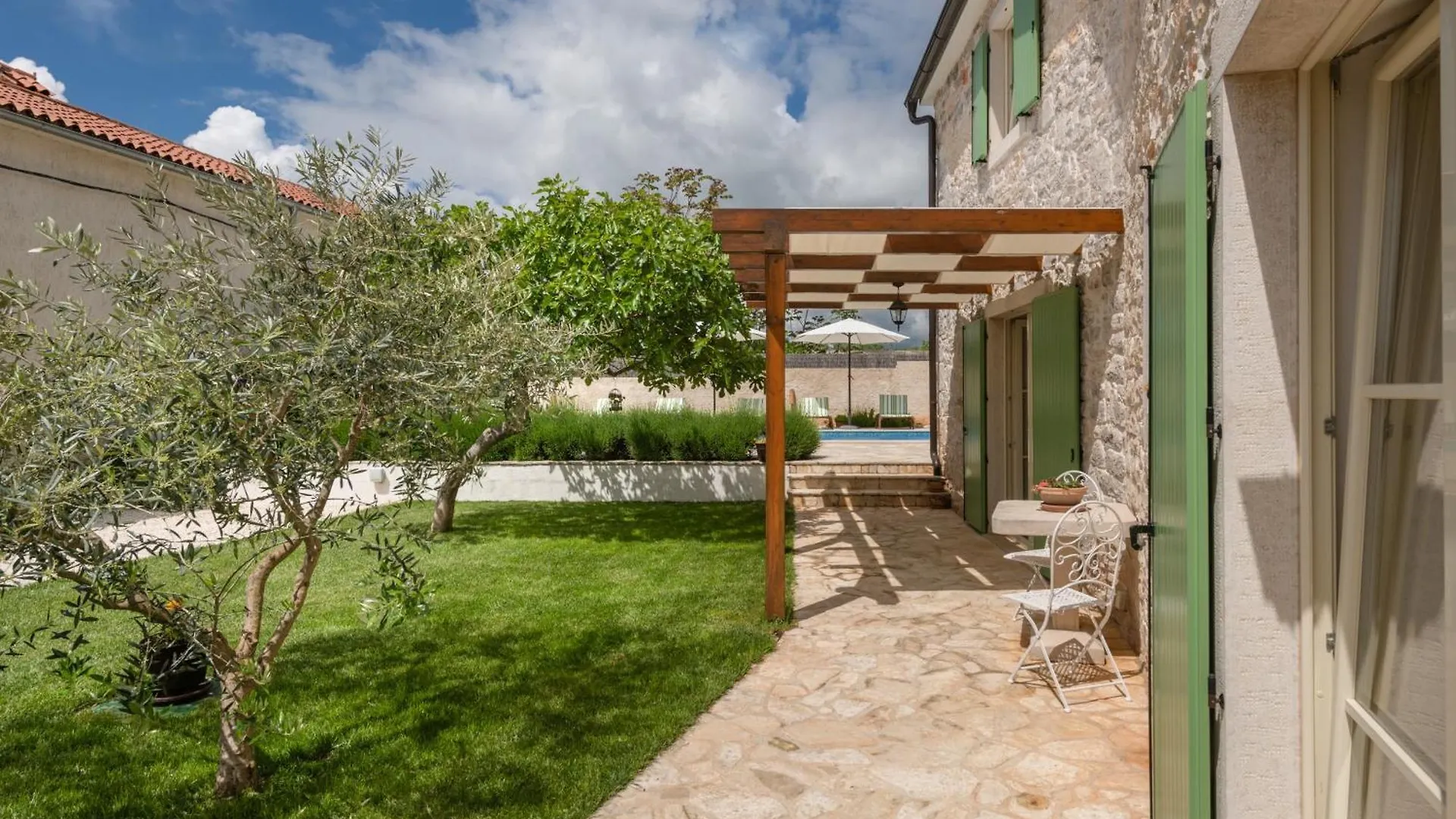 Villa Katja Near Pula With Whirlpool Only 3 Km From The Beach Krnica