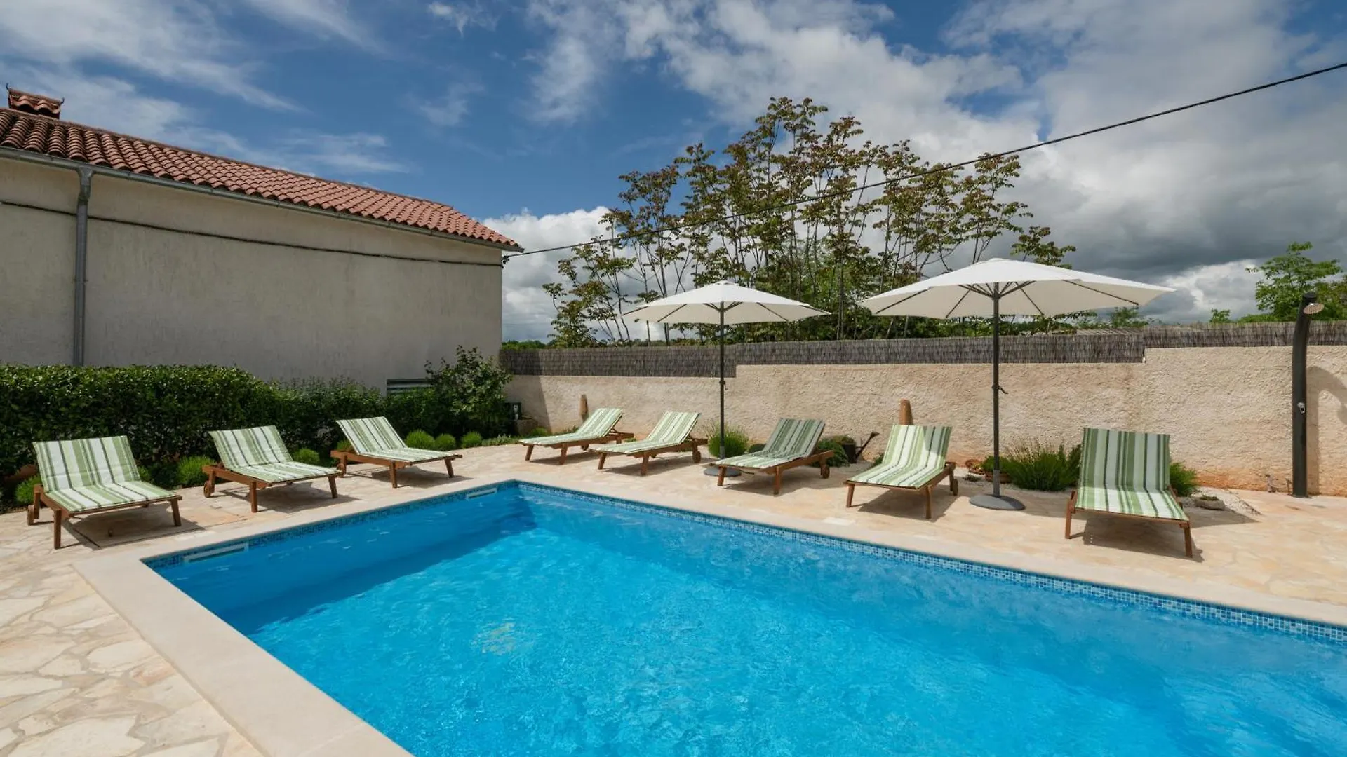 Villa Katja Near Pula With Whirlpool Only 3 Km From The Beach Krnica 0*,