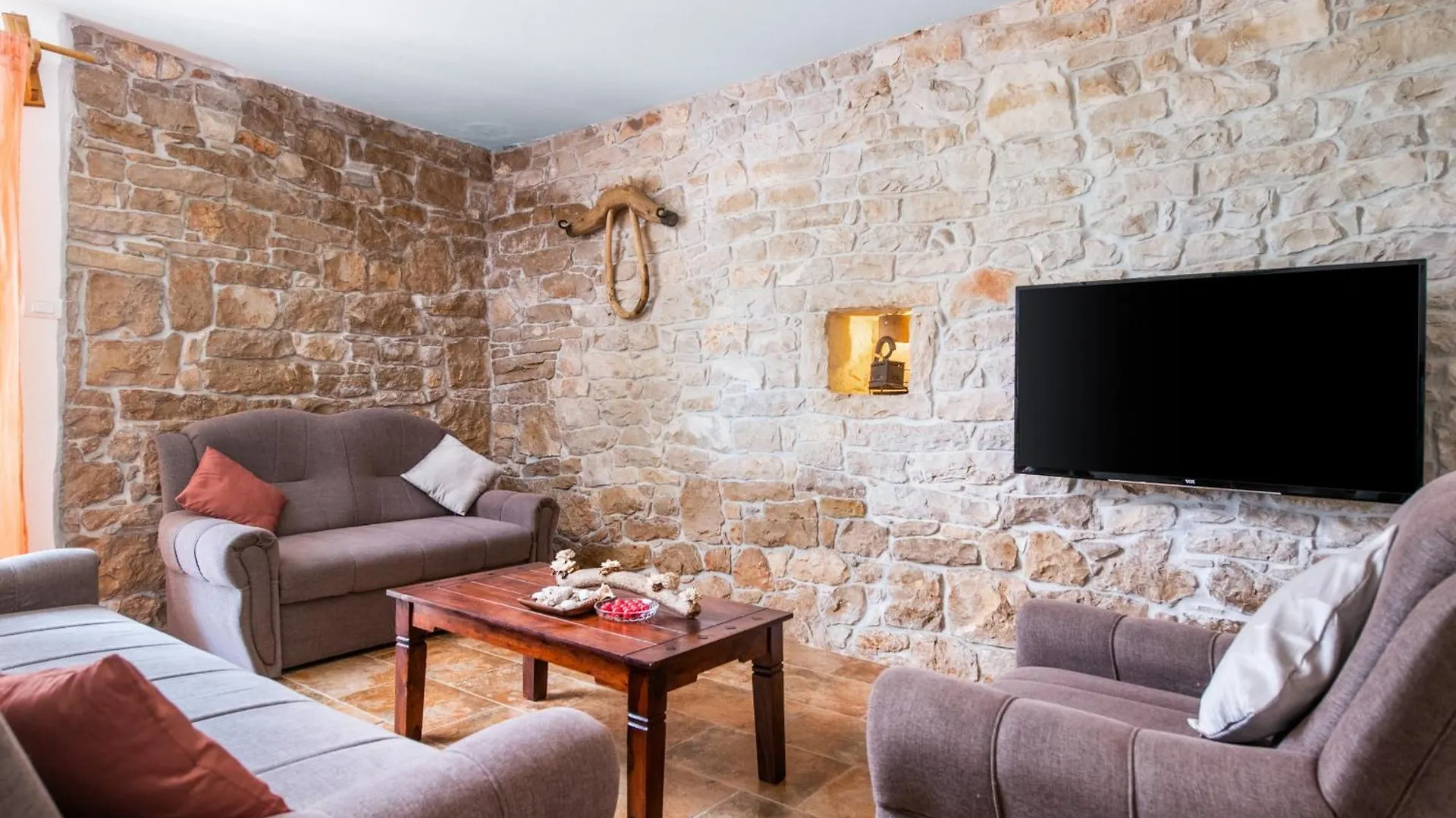 Villa Katja Near Pula With Whirlpool Only 3 Km From The Beach Krnica